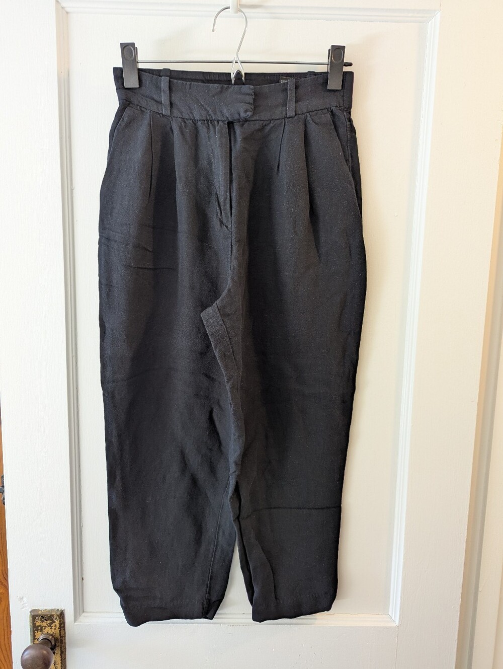 H&M Creased Ankle pants Black Size 4